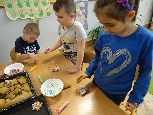 Grafika #9: Dekorujemy świąteczne pierniki cz. III