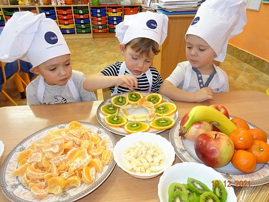 Grafika #7: Kicia Kocia i witaminowe przyjęcie  grupa Motylki -cz. I