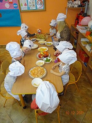 Grafika #12: Kicia Kocia i witaminowe przyjęcie  grupa Motylki -cz. I