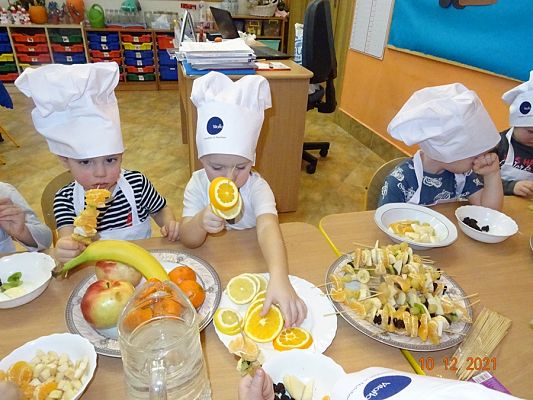 Grafika #21: Kicia Kocia i witaminowe przyjęcie  grupa Motylki -cz. I