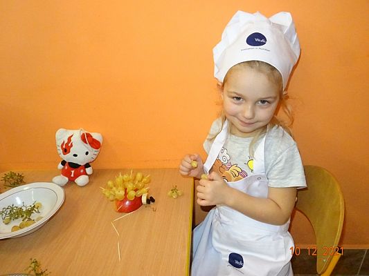 Grafika #1: Kicia Kocia i witaminowe przyjęcie  grupa Motylki -cz. I I