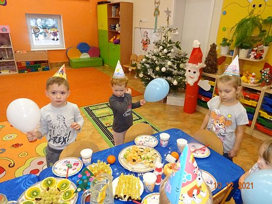 Grafika #5: Kicia Kocia i witaminowe przyjęcie  grupa Motylki -cz. I I