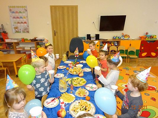 Grafika #9: Kicia Kocia i witaminowe przyjęcie  grupa Motylki -cz. I I