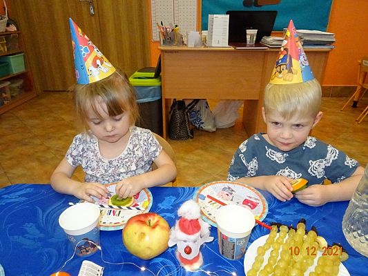 Grafika #13: Kicia Kocia i witaminowe przyjęcie  grupa Motylki -cz. I I