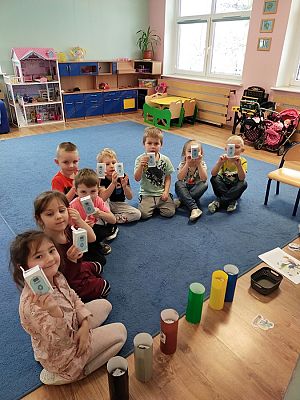 Grafika #5: Kicia Kocia segreguje śmieci - grupa II Rybki