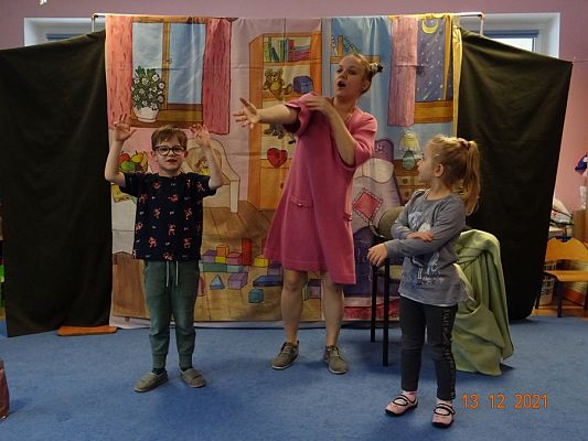 Grafika #9: Teatrzyk Dziadek do orzechów