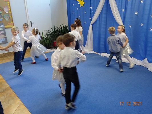 Grafika #11: Przedstawienie świąteczne cz. III