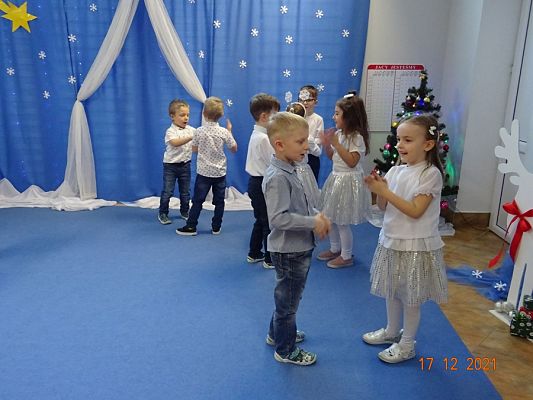 Grafika #12: Przedstawienie świąteczne cz. III