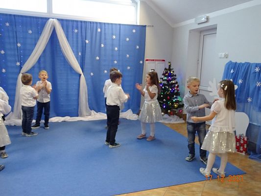 Grafika #14: Przedstawienie świąteczne cz. III