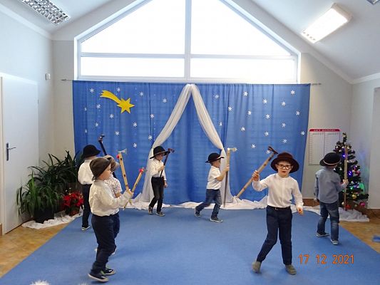 Grafika #1: Przedstawienie świąteczne cz. IV