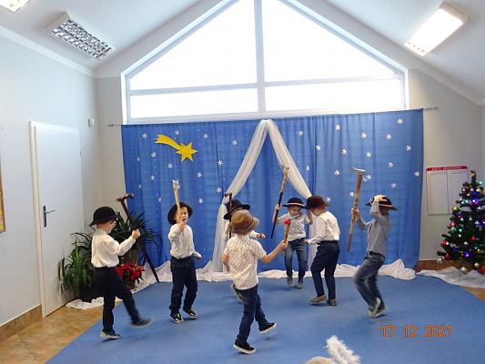 Grafika #3: Przedstawienie świąteczne cz. IV