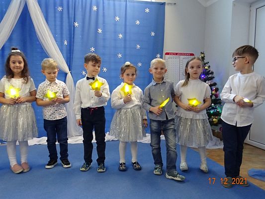 Grafika #11: Przedstawienie świąteczne cz. IV