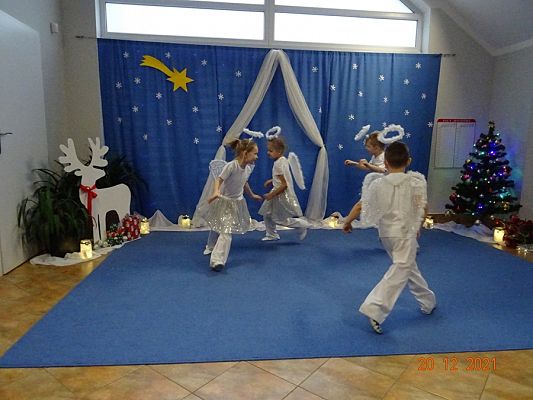 Grafika #3: Przedstawienie świąteczne cz. V