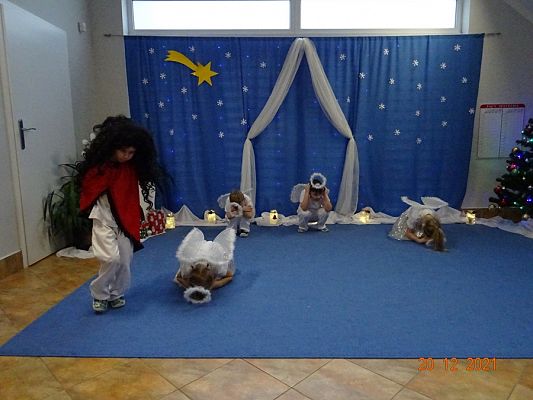 Grafika #5: Przedstawienie świąteczne cz. V