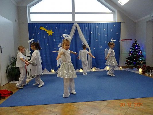 Grafika #10: Przedstawienie świąteczne cz. V