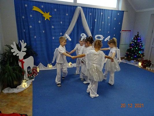 Grafika #12: Przedstawienie świąteczne cz. V