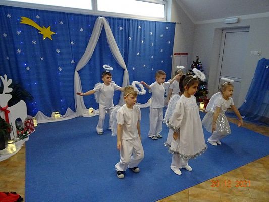 Grafika #15: Przedstawienie świąteczne cz. V