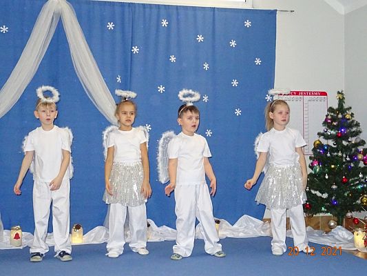 Grafika #20: Przedstawienie świąteczne cz. V