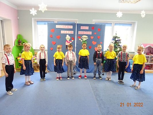 Grafika #0: Dzień Babci I Dziadka w gr. III Sowy