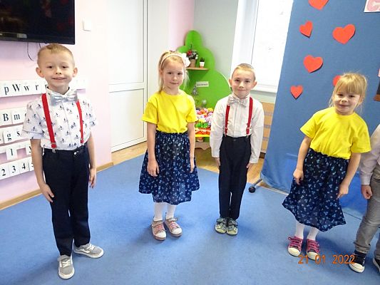 Grafika #1: Dzień Babci I Dziadka w gr. III Sowy