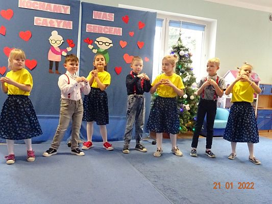 Grafika #11: Dzień Babci I Dziadka w gr. III Sowy