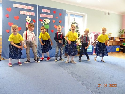 Grafika #14: Dzień Babci I Dziadka w gr. III Sowy