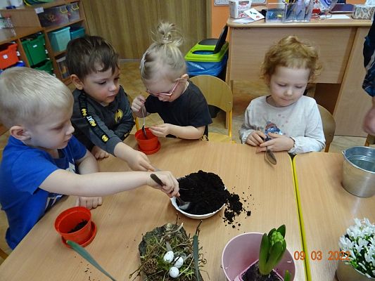 Grafika #2: Sadzimy, siejemywiosna tuż, tuż -gr. Motylki