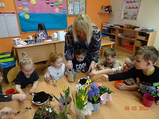 Grafika #3: Sadzimy, siejemywiosna tuż, tuż -gr. Motylki