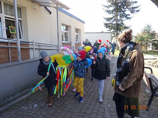 Grafika #1: Przedszkolaki witają wiosnę