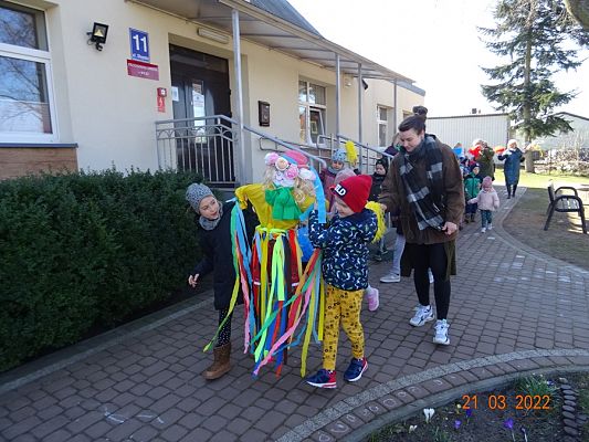 Grafika #2: Przedszkolaki witają wiosnę