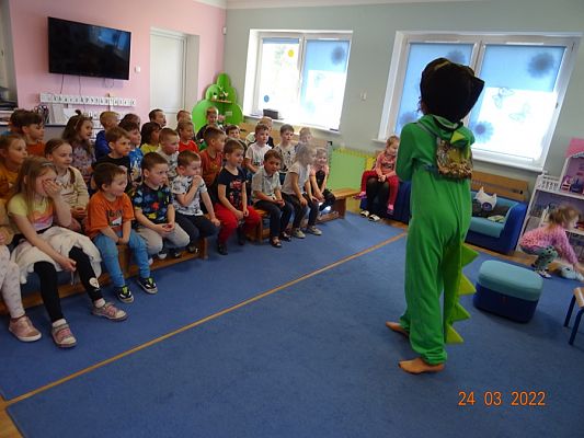 Grafika #8: Teatrzyk Dino-nowy przyjaciel