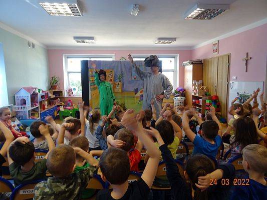 Grafika #13: Teatrzyk Dino-nowy przyjaciel