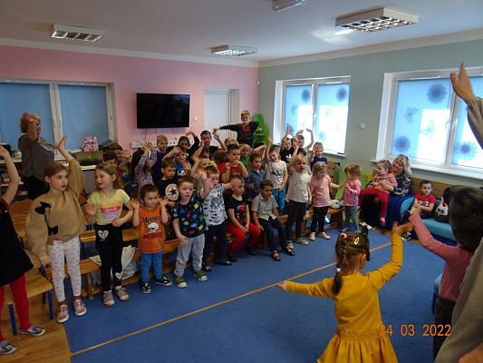 Grafika #16: Teatrzyk Dino-nowy przyjaciel