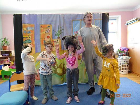 Grafika #17: Teatrzyk Dino-nowy przyjaciel