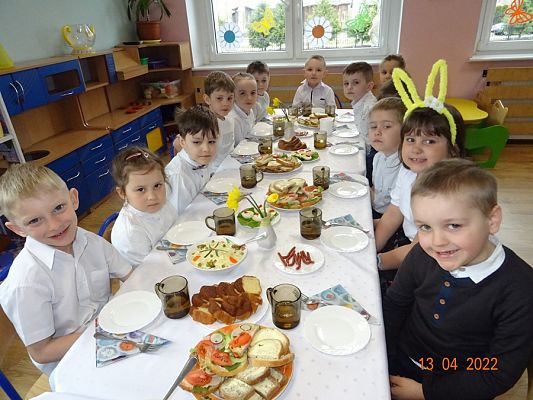 Grafika #1: Śniadanie wielkanocne cz. I