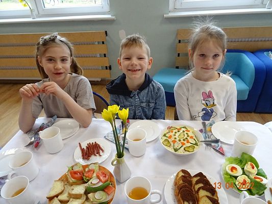 Grafika #2: Śniadanie wielkanocne cz. I