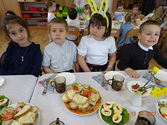 Grafika #7: Śniadanie wielkanocne cz. I