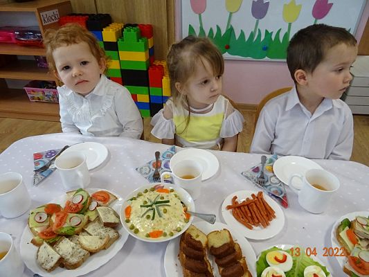 Grafika #11: Śniadanie wielkanocne cz. I