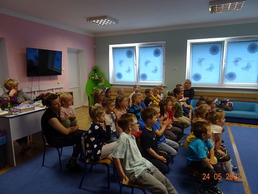 Grafika #4: Przedstawienie teatralne O rycerzu co księżniczkę ratowałcz. II