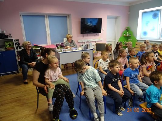 Grafika #16: Przedstawienie teatralne O rycerzu co księżniczkę ratowałcz. II