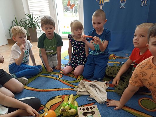 Grafika #3: Skąd się biorą produkty ekologiczne -zajęcia w grupie III Sowy