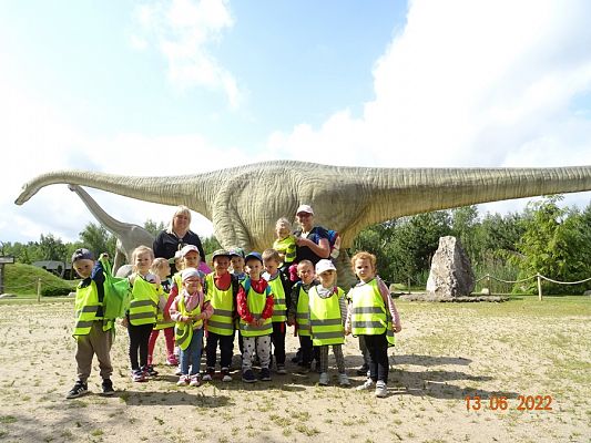 Grafika #11: Przedszkolaki u Dinozaurów-wycieczka cz. I