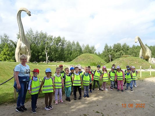 Grafika #12: Przedszkolaki u Dinozaurów-wycieczka cz. I