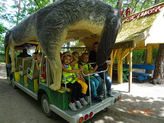 Grafika #15: Przedszkolaki u Dinozaurów-wycieczka cz. II