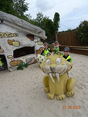 Grafika #5: Przedszkolaki u Dinozaurów-wycieczka cz. IV