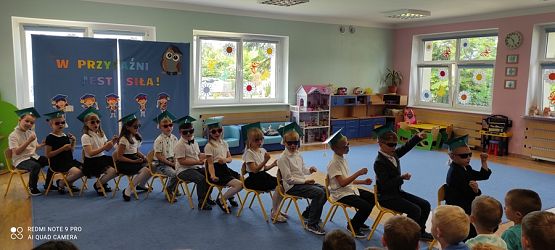 Grafika #9: Zakończenie przedszkola grupa III Sowy cz. II