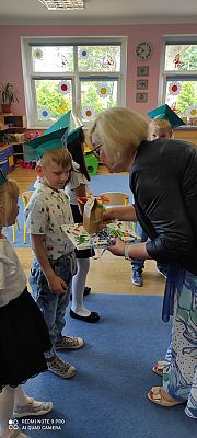 Grafika #13: Zakończenie przedszkola grupa III Sowy cz. II