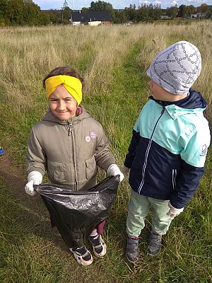 Grafika #1: Sprzątanie Świata -grupa Sowy