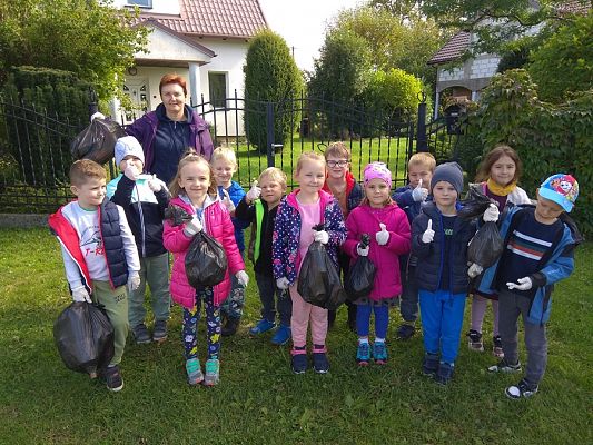 Grafika #16: Sprzątanie Świata -grupa Sowy