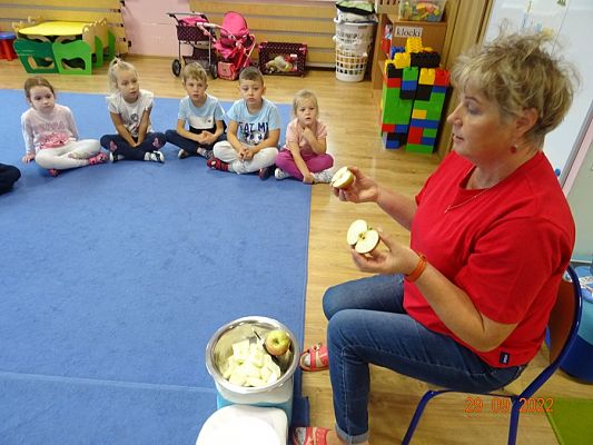 Grafika #2: Dzień Jabłka